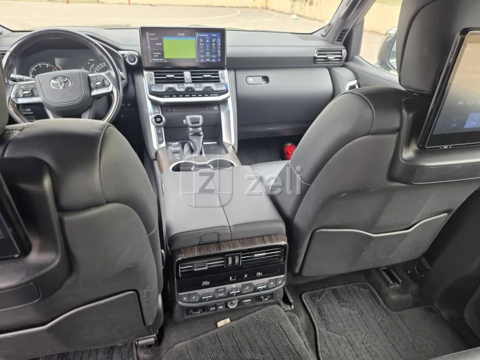 Toyota Land Cruiser 2023 — photo 11
