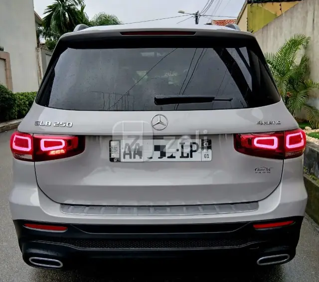 Mercedes GLB 2021 — photo 2