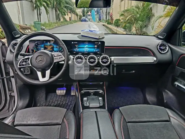 Mercedes GLB 2021 — photo 7
