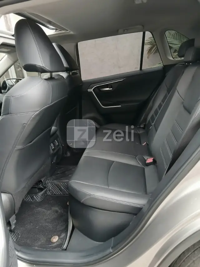Toyota RAV4 2023 — photo 7