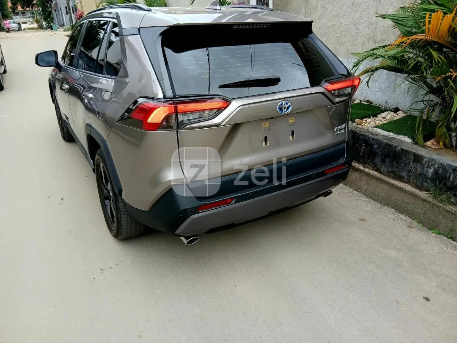 Toyota RAV4 2023 — photo 4