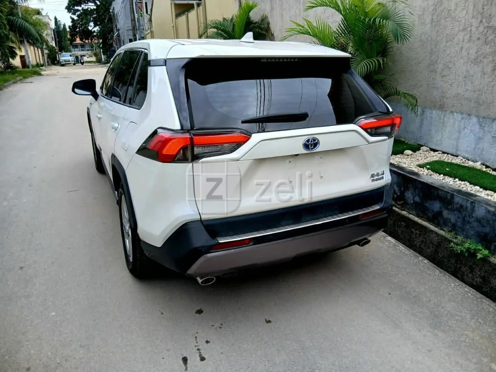 Toyota RAV4 2023 — photo 4