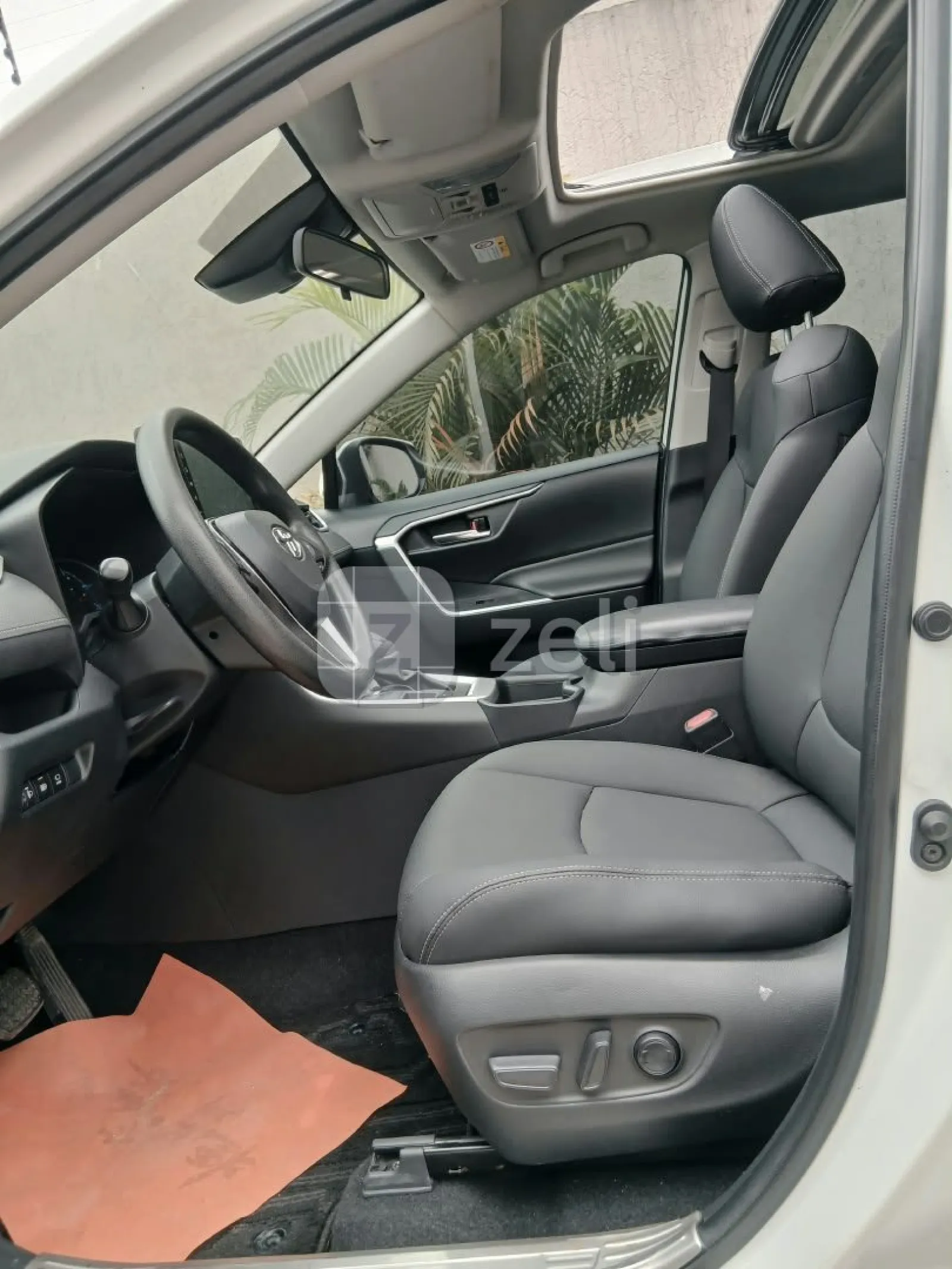 Toyota RAV4 2023 — photo 6