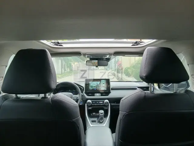 Toyota RAV4 2023 — photo 9