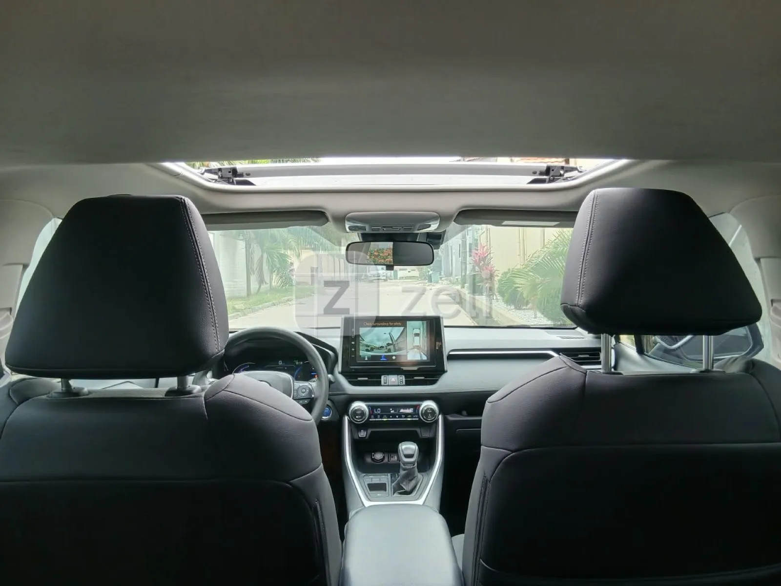 Toyota RAV4 2023 — photo 9