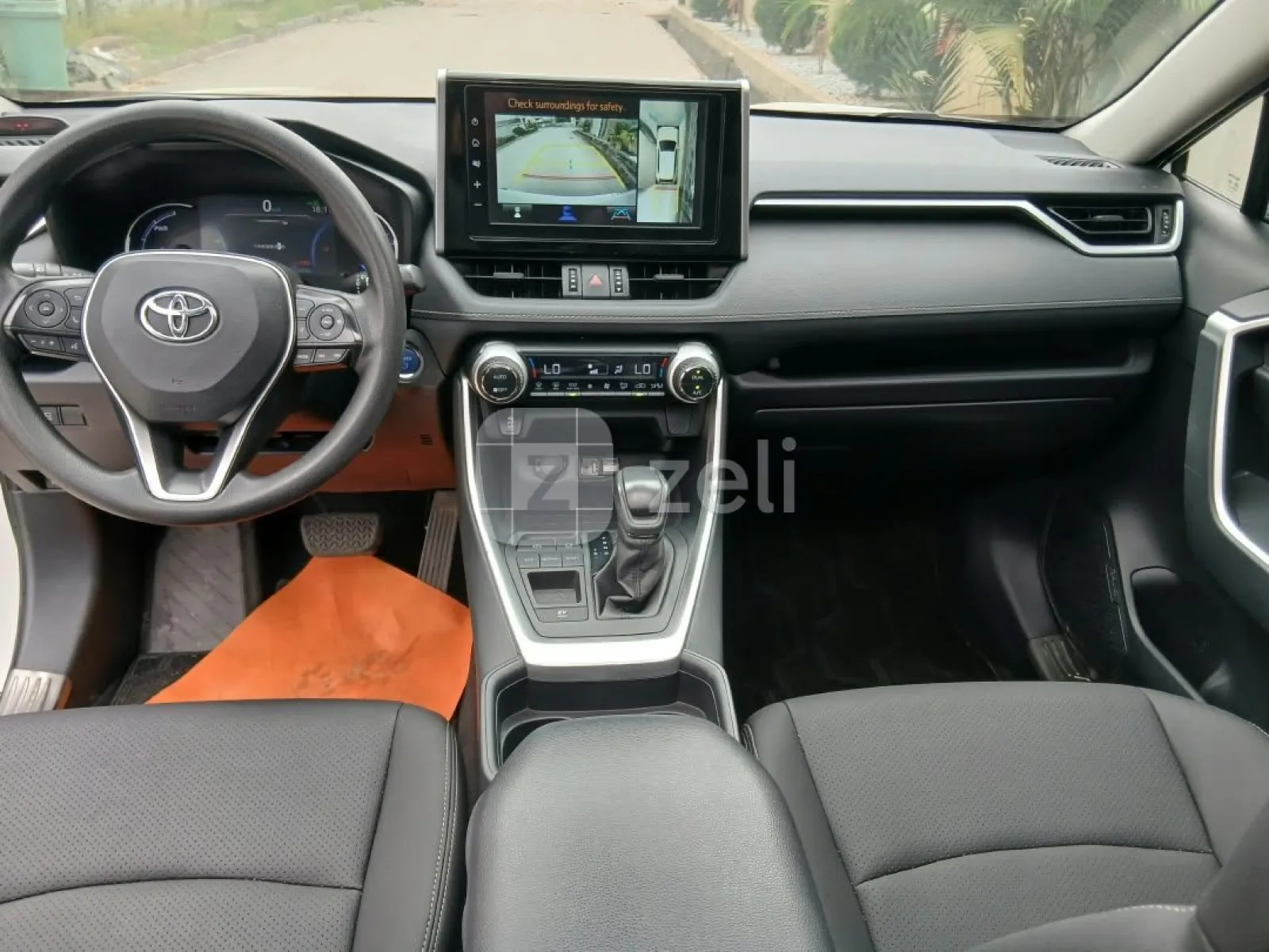 Toyota RAV4 2023 — photo 10