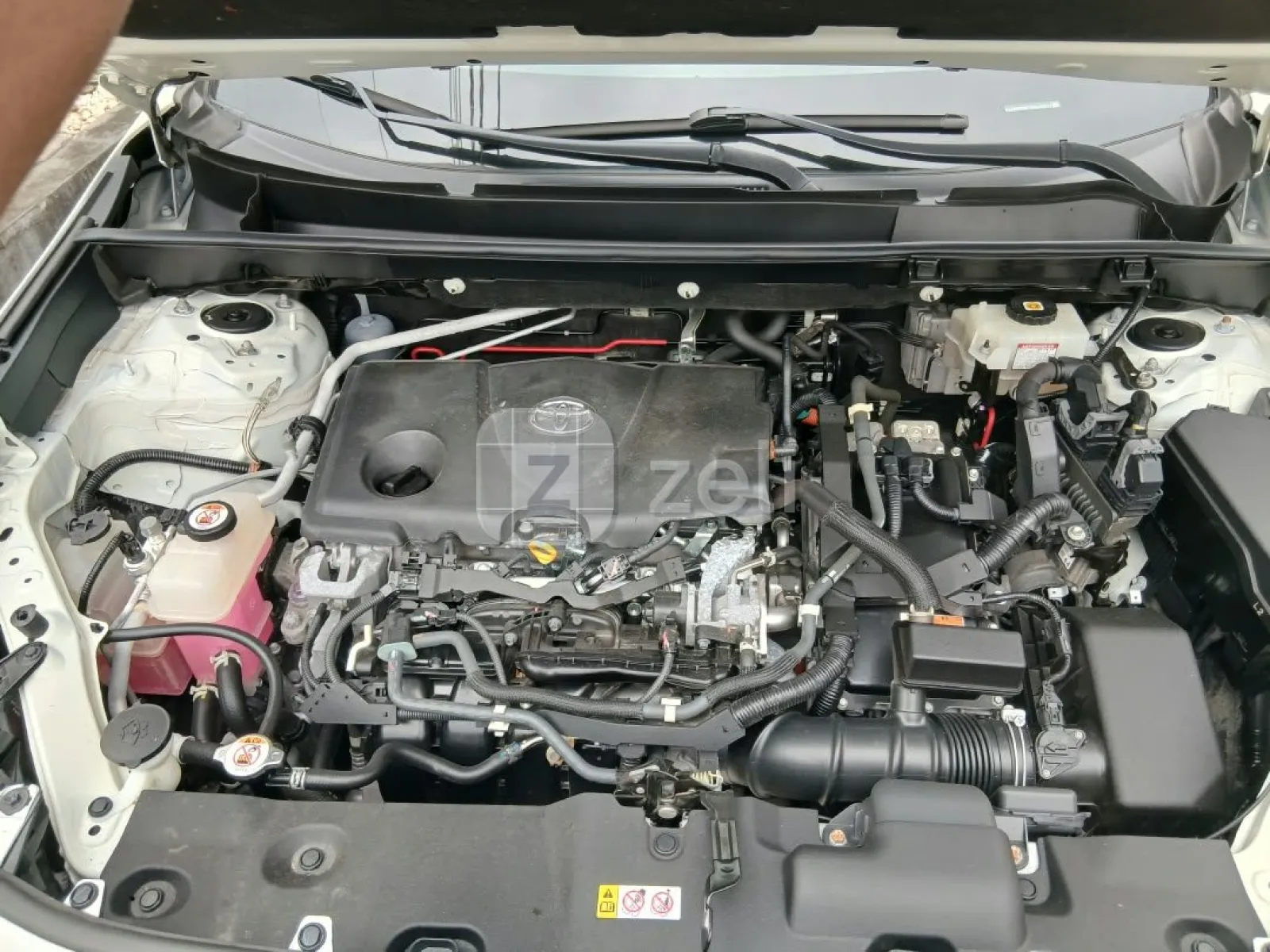 Toyota RAV4 2023 — photo 11