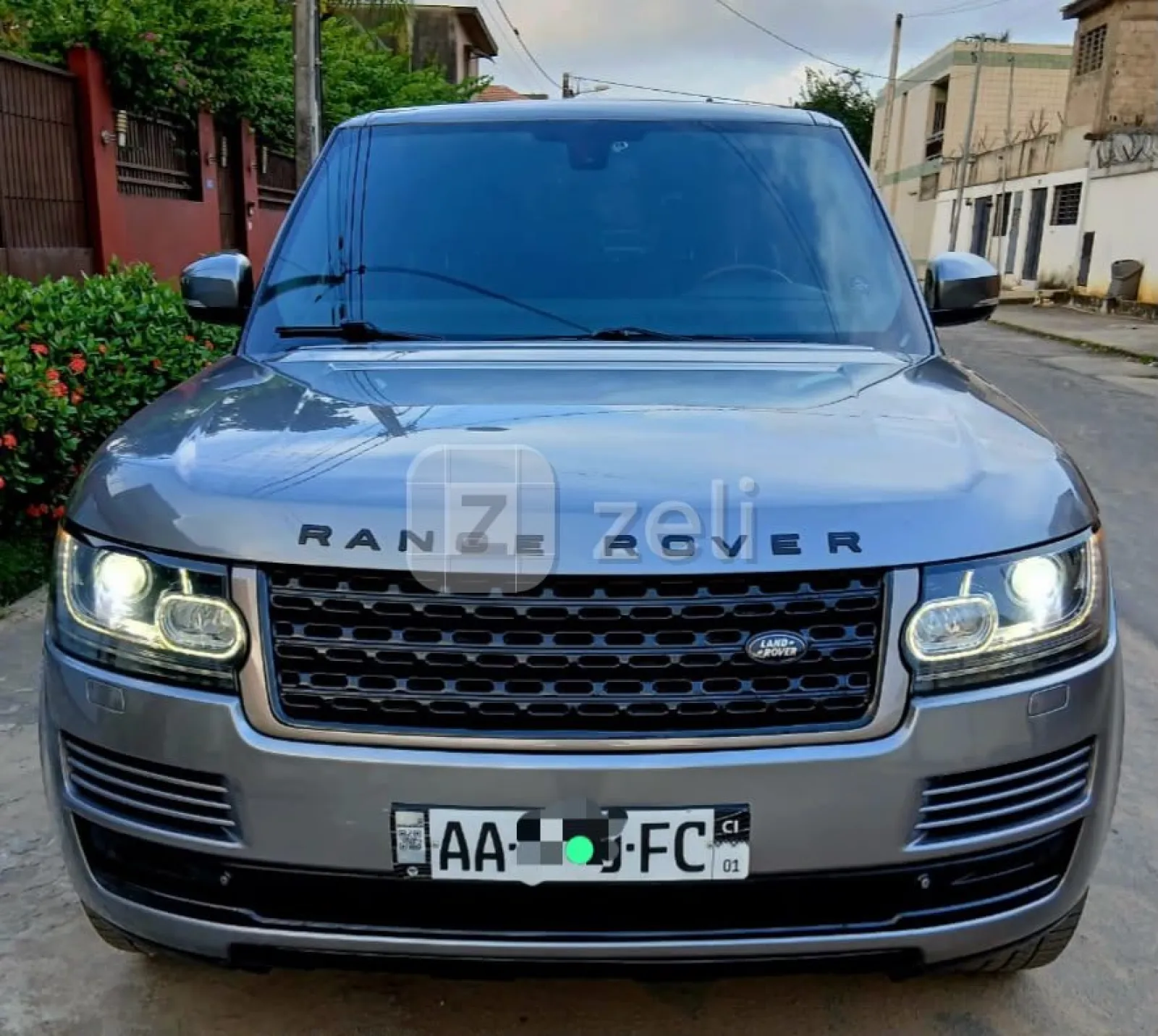 Land Rover Range Rover Vogue 2018 — photo 1