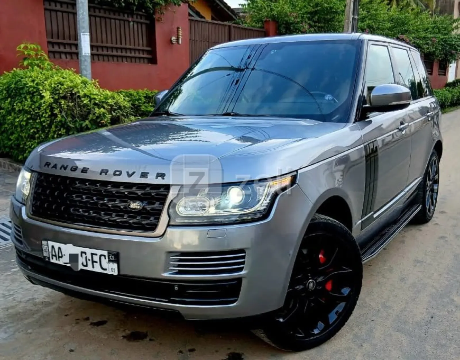 Land Rover Range Rover Vogue 2018 — photo 3