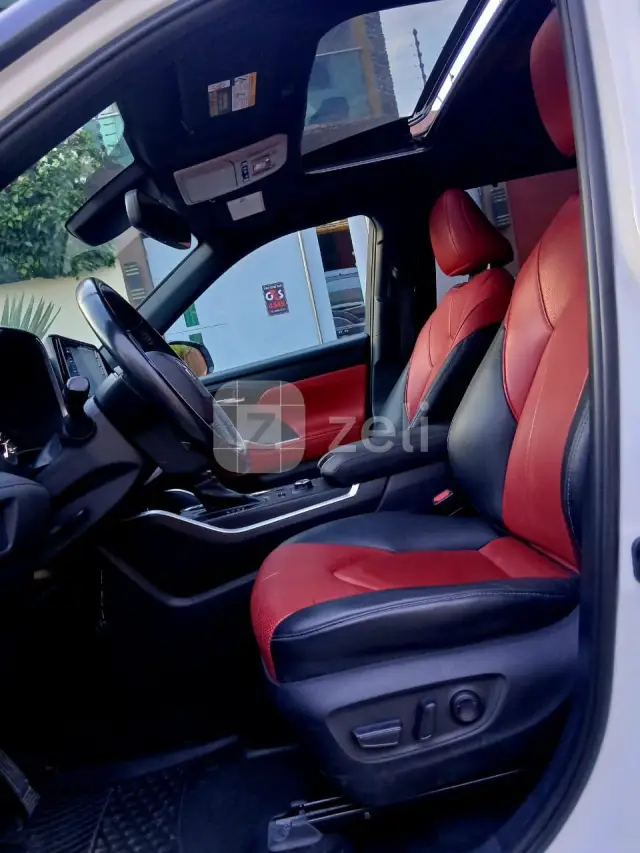 Toyota Highlander 2023 — photo 6