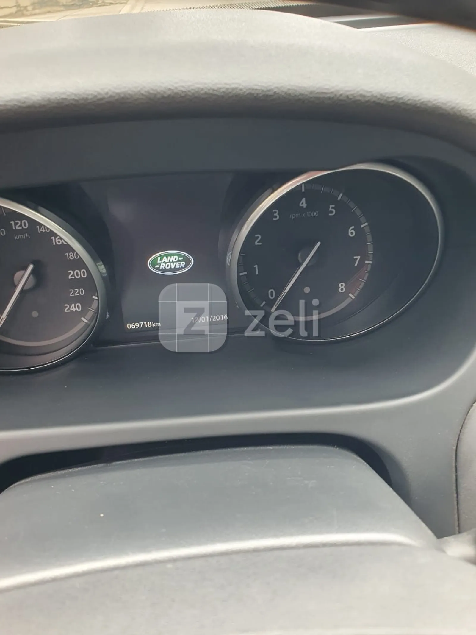 Land Rover Discovery Sport 2017 — photo 5