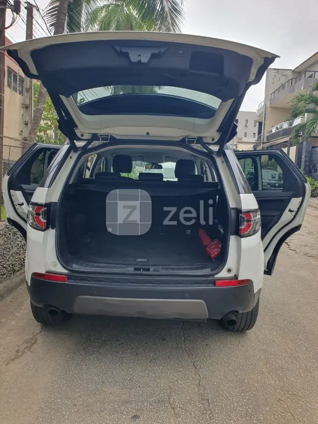 Land Rover Discovery Sport 2017 — photo 7