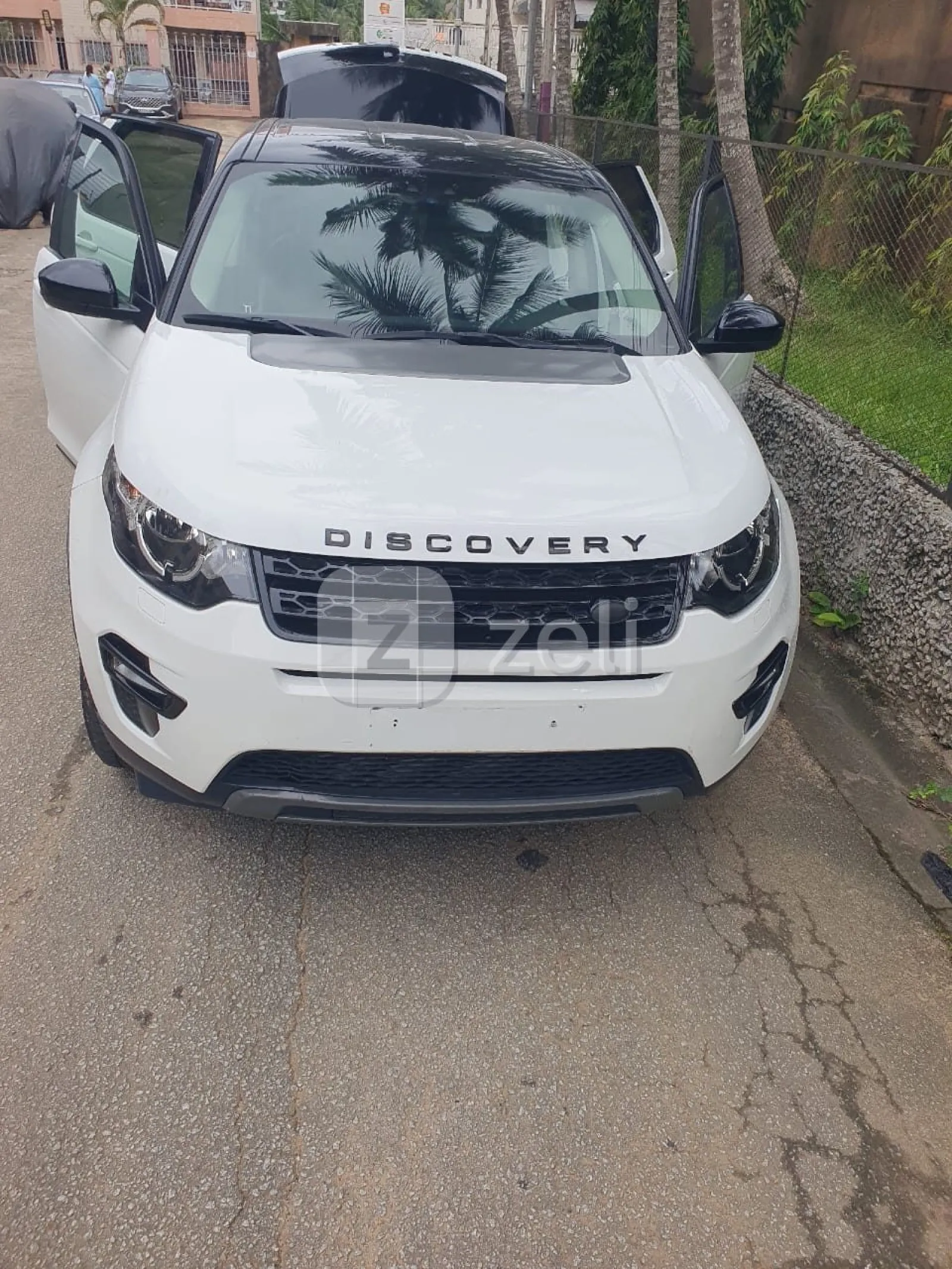 Land Rover Discovery Sport 2017 — photo 8