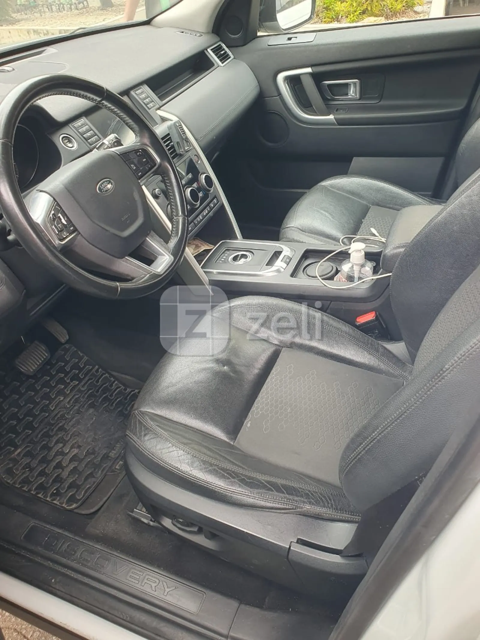 Land Rover Discovery Sport 2017 — photo 11