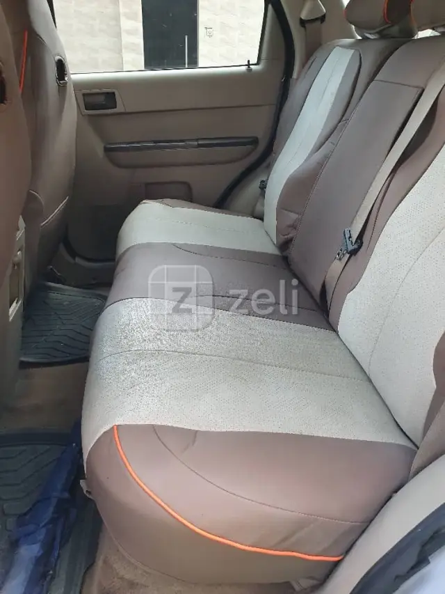 Ford Escape 2009 — photo 2