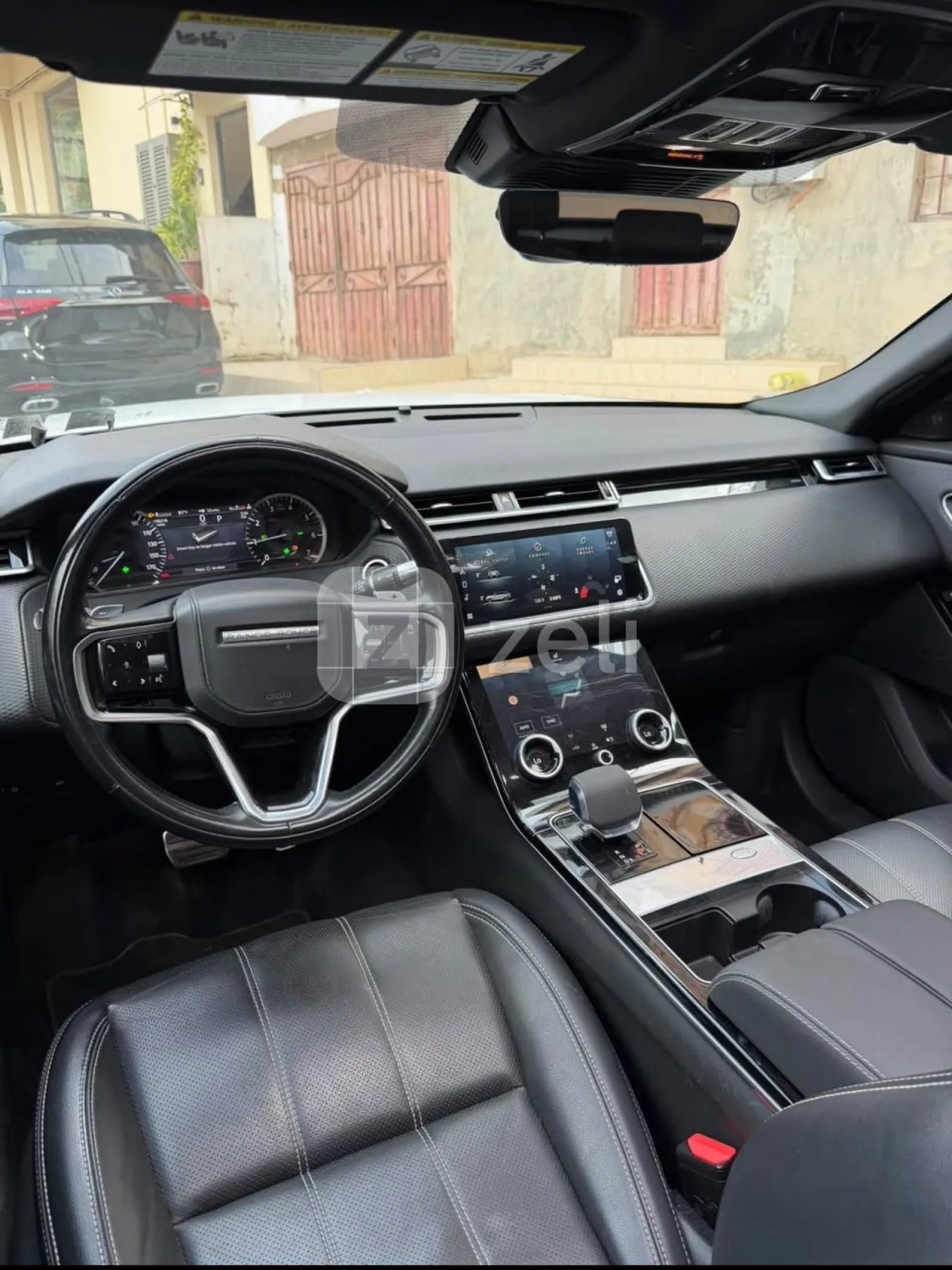 Land Rover Range Rover Velar 2023 — photo 6
