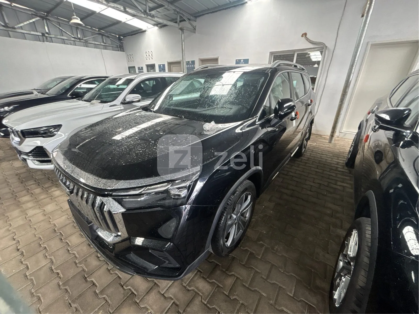 Geely Okavango 2025 — photo 1