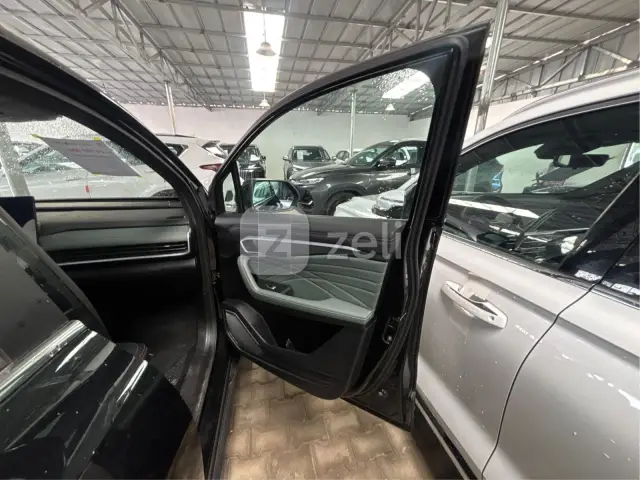 Geely Okavango 2025 — photo 19