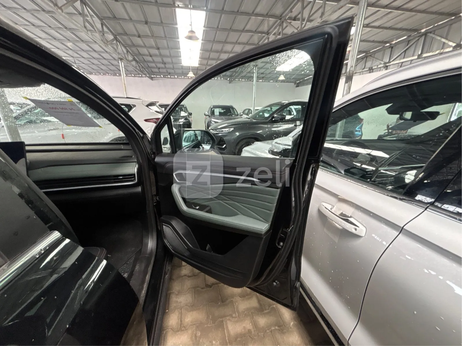 Geely Okavango 2025 — photo 19
