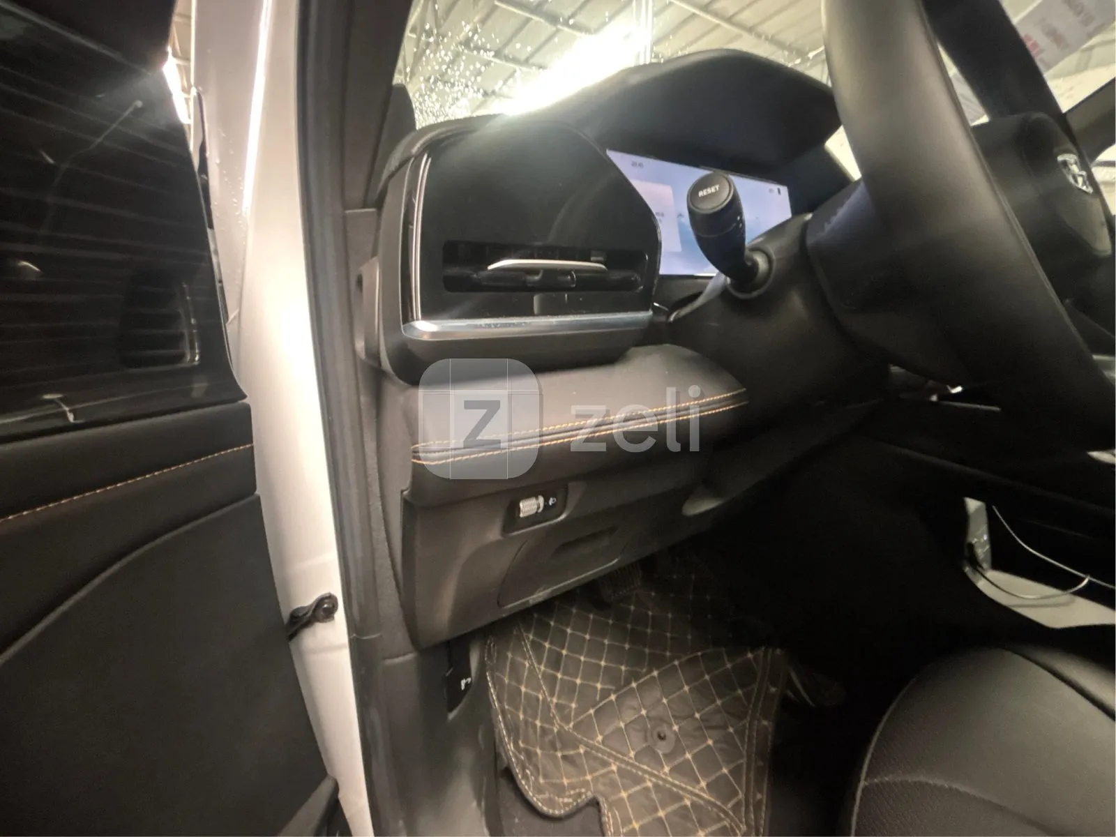 Geely Monjaro 2025 — photo 17