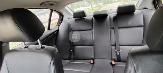 Bmw 520i 2010 — photo 3