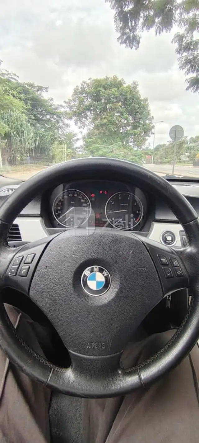 Bmw 520i 2010 — photo 4