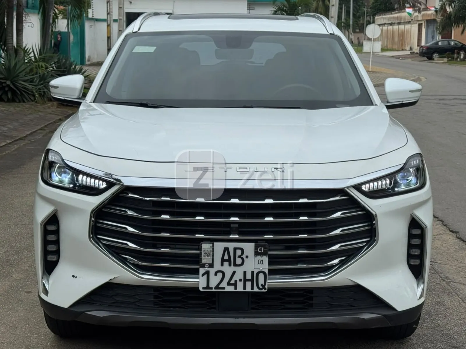 Jetour X70 Plus 2021 — photo 1