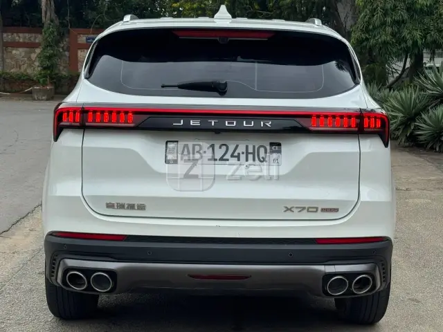 Jetour X70 Plus 2021 — photo 8