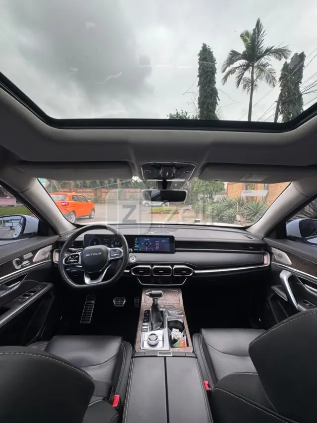 Jetour X70 Plus 2021 — photo 11