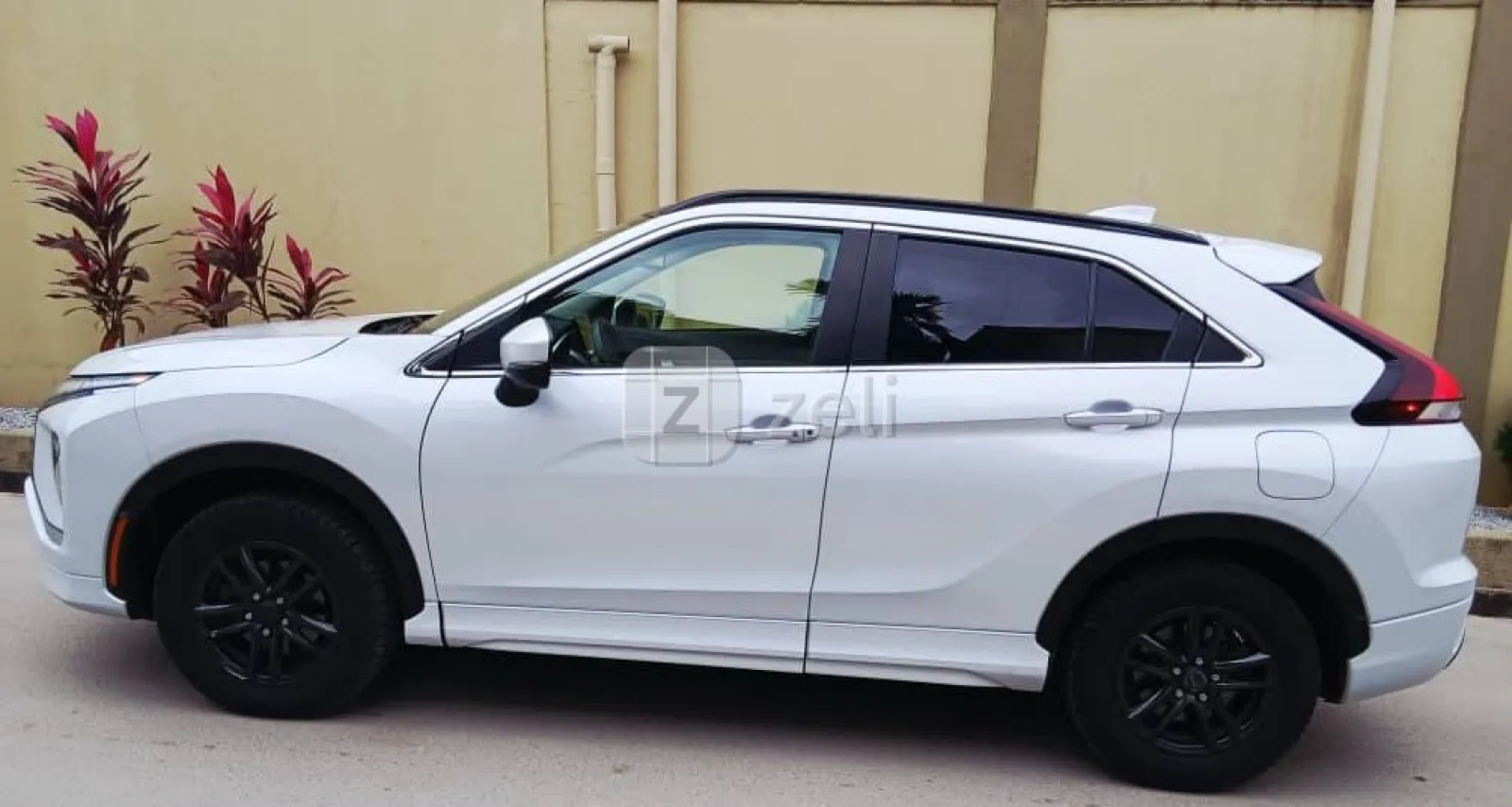 Mitsubishi Eclipse Cross 2022 — photo 3