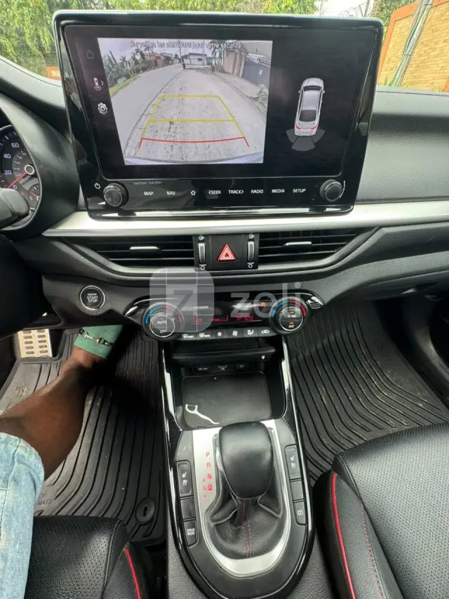 Kia Forte 2022 — photo 10