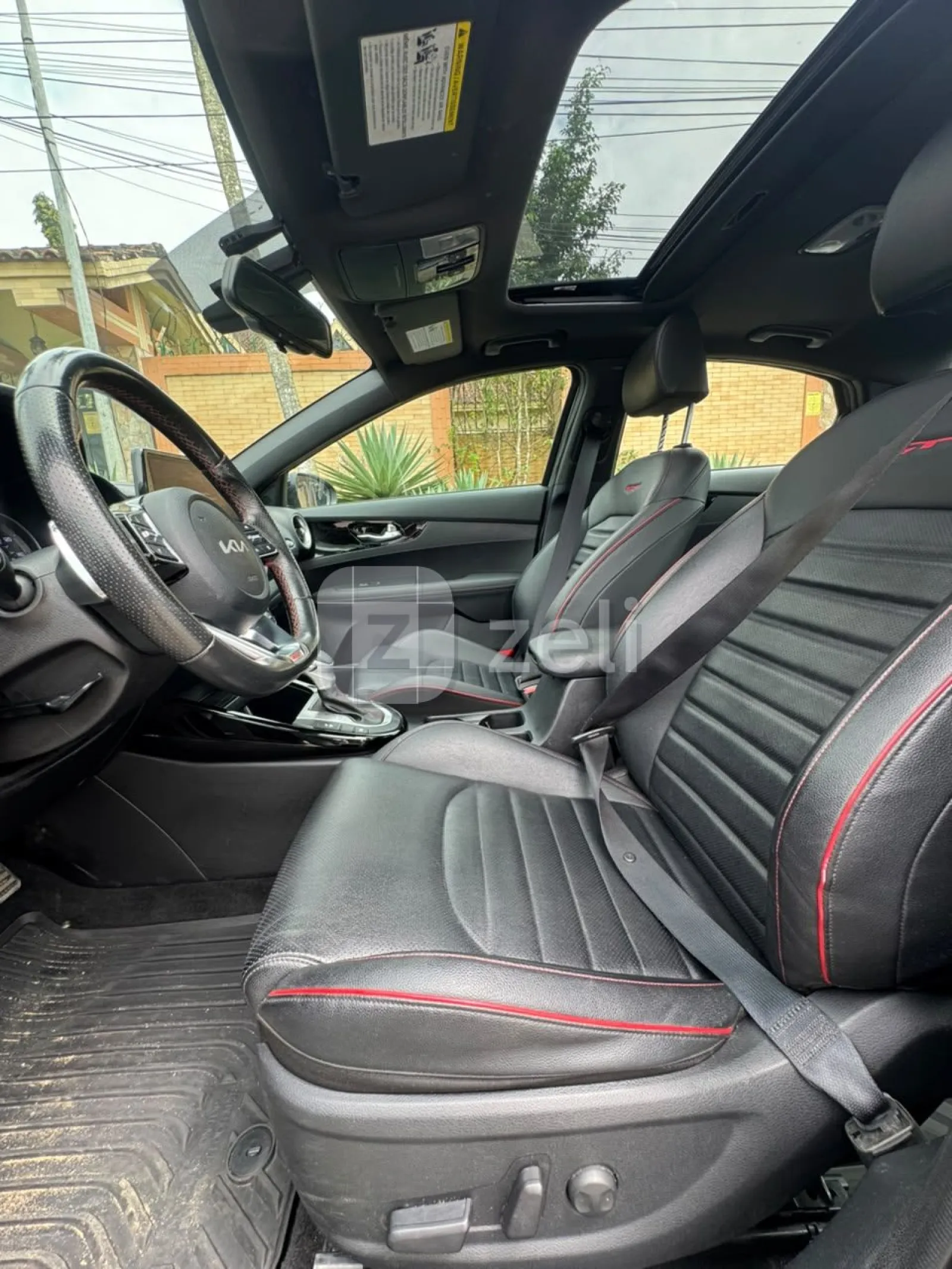 Kia Forte 2022 — photo 11