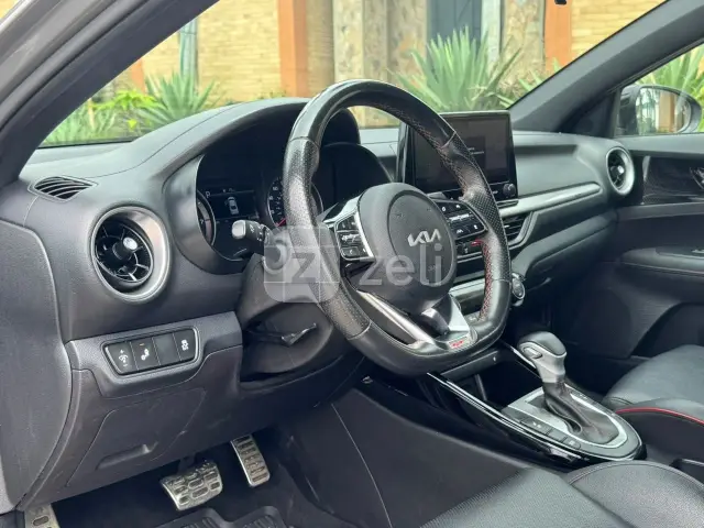 Kia Forte 2022 — photo 13