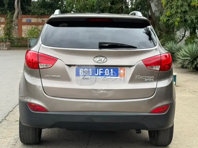 Hyundai Tucson 2011 — photo 8