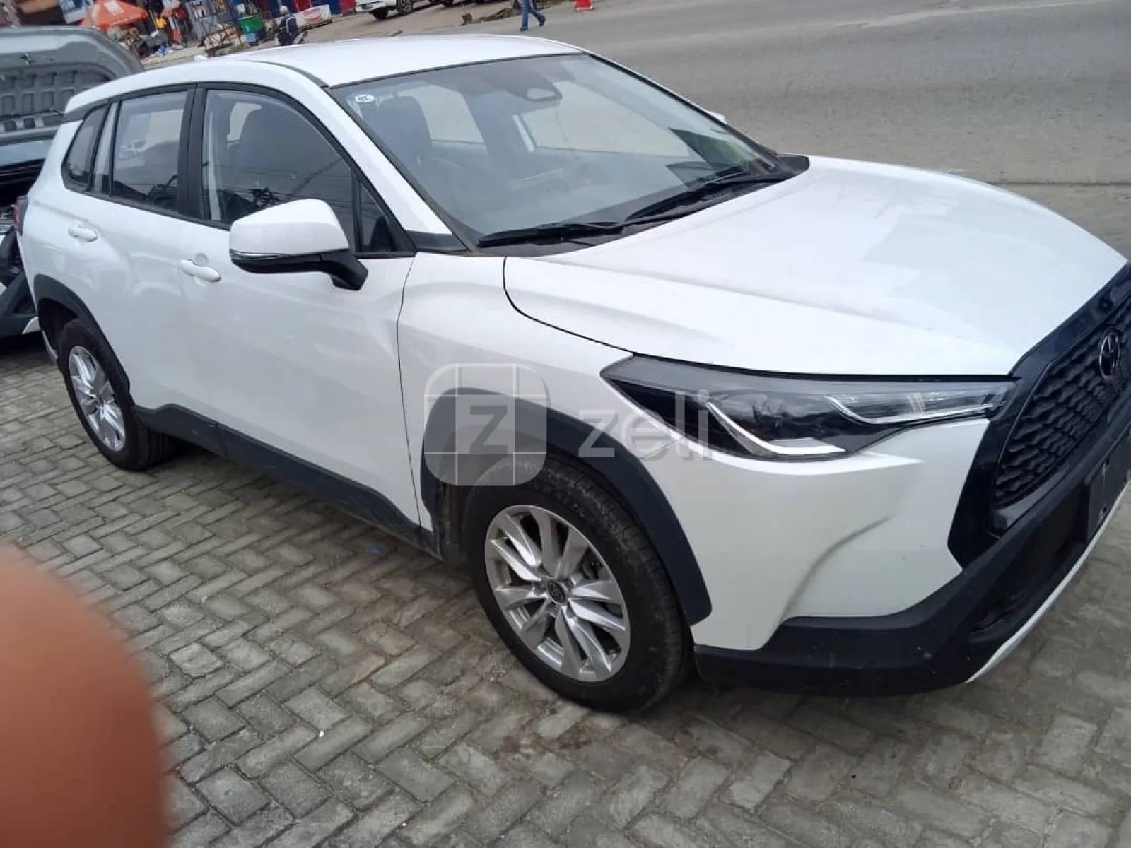 Toyota Corolla Cross 2025 — photo 2
