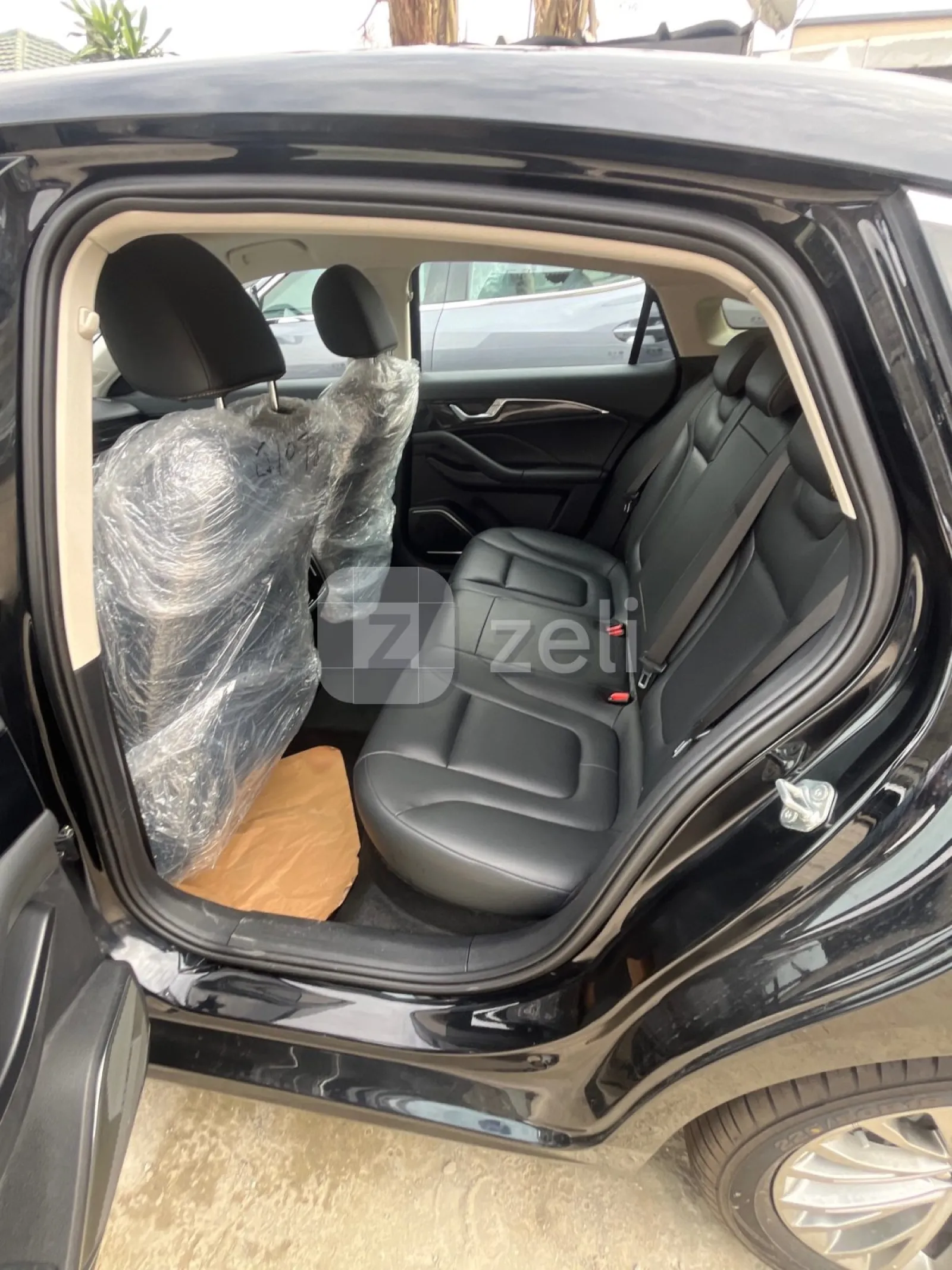 Bestune B70 2025 — photo 12