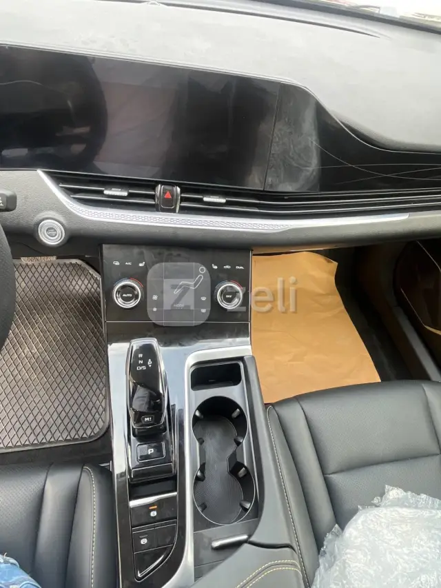 Bestune B70 2025 — photo 16