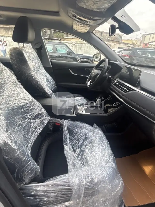 Chery Tiggo 8 2025 — photo 9