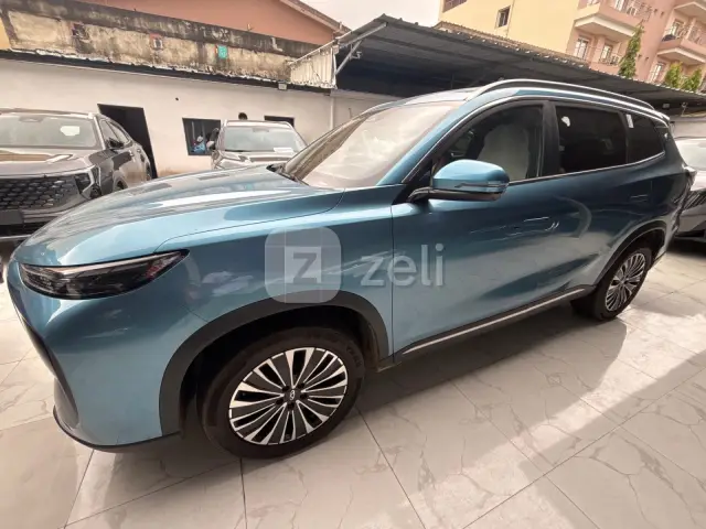 Chery Tiggo 8 2025 — photo 3