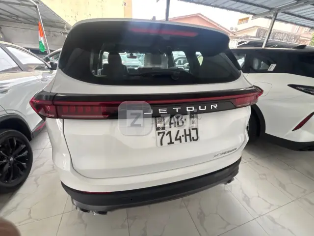 Jetour X70 Plus 2022 — photo 7