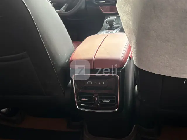 Jetour X70 Plus 2022 — photo 11