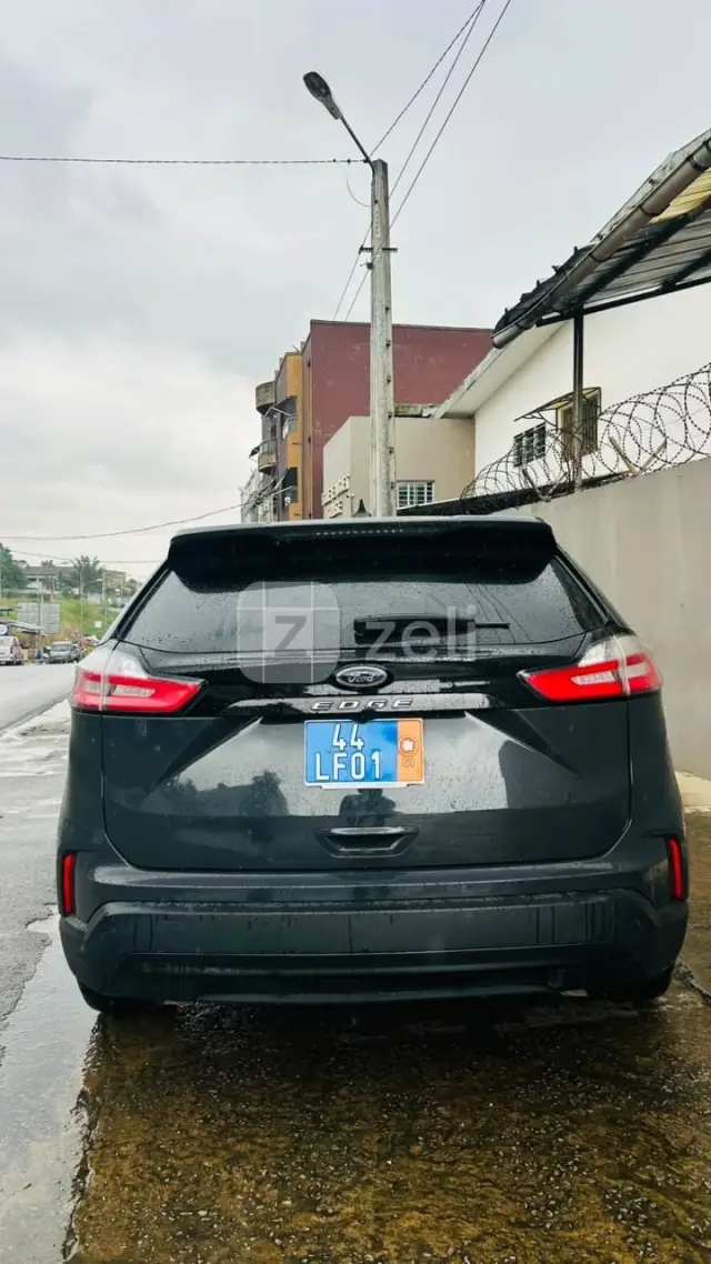 Ford Edge 2022 — photo 3