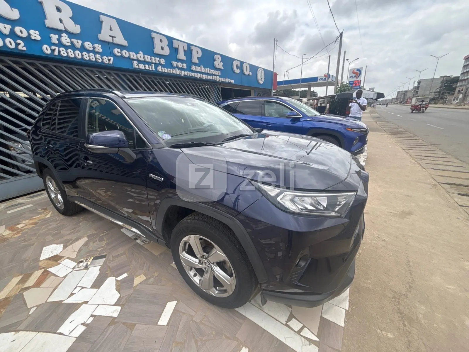 Toyota RAV4 2020 — photo 2