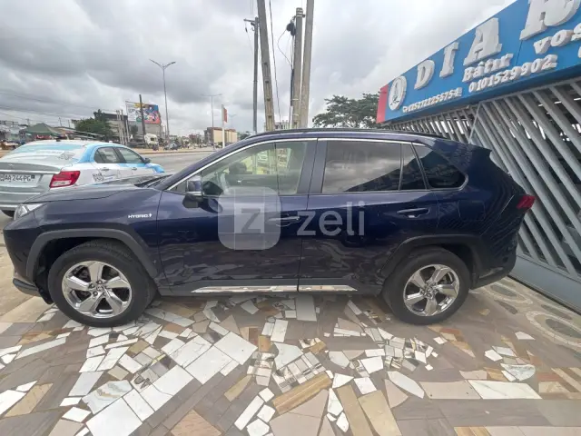 Toyota RAV4 2020 — photo 4