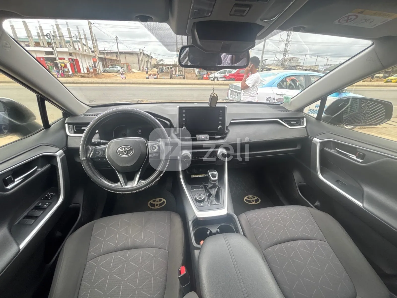 Toyota RAV4 2020 — photo 9
