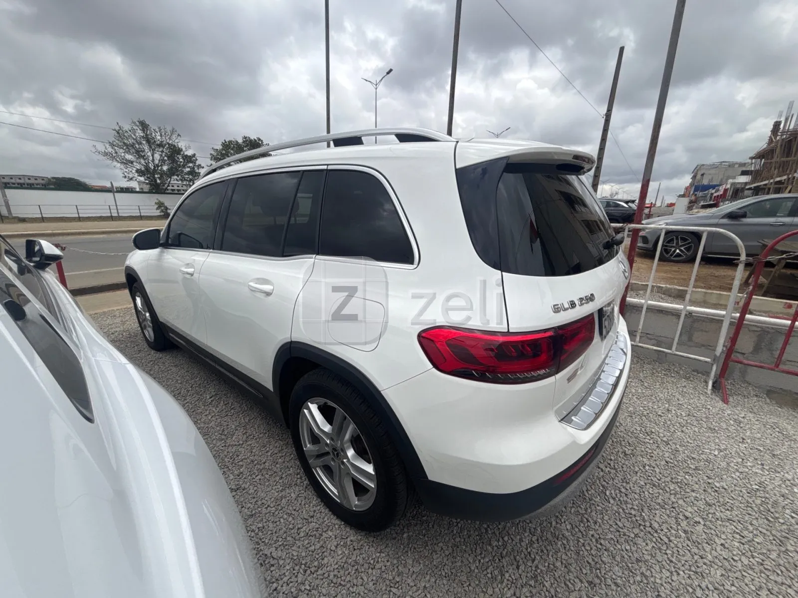 Mercedes GLB 2021 — photo 4