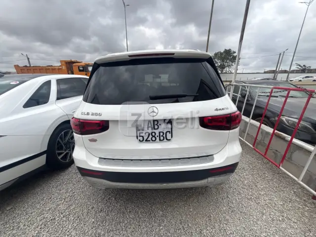 Mercedes GLB 2021 — photo 5