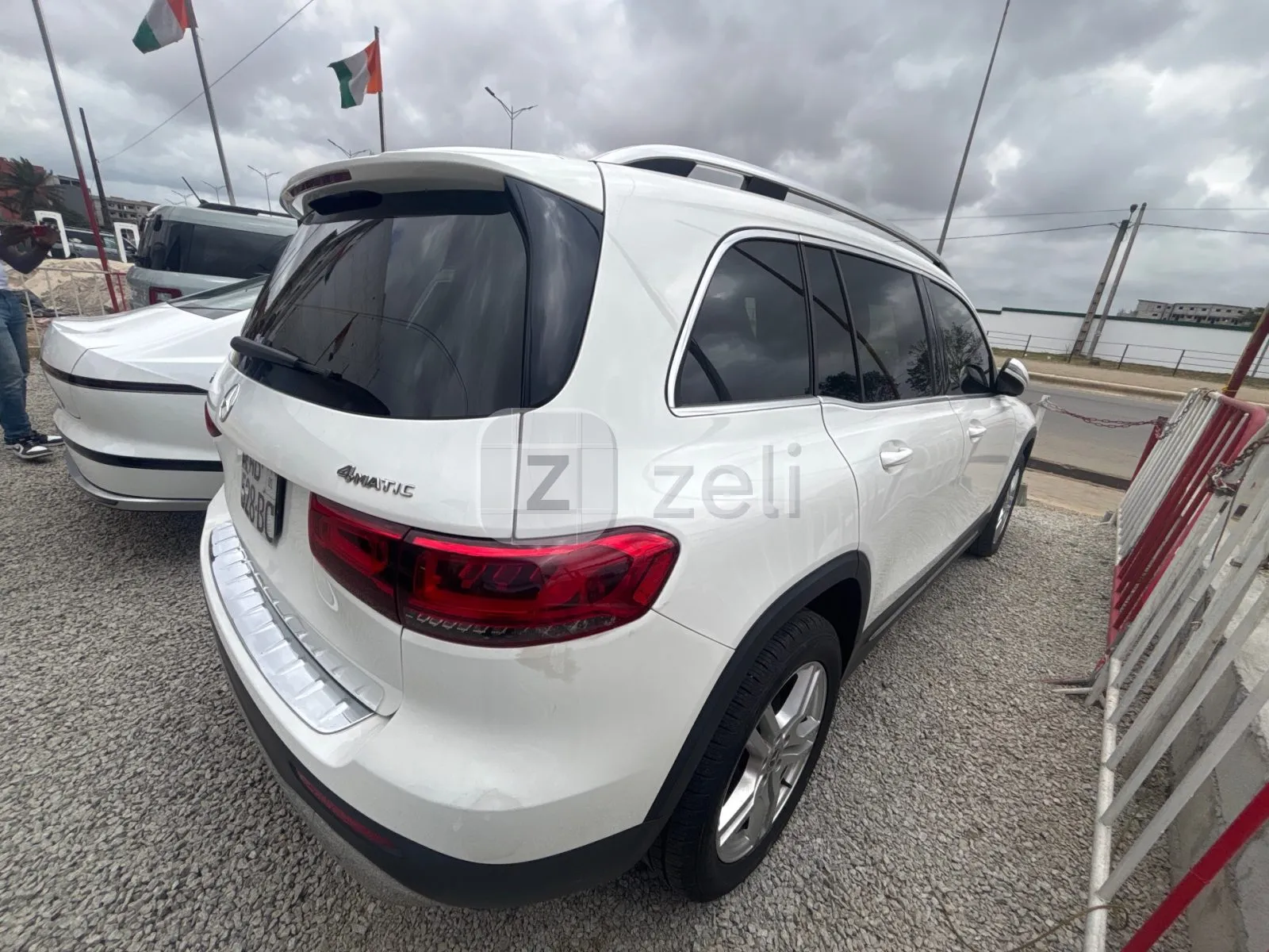 Mercedes GLB 2021 — photo 6