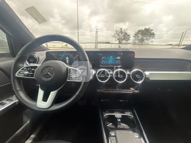 Mercedes GLB 2021 — photo 10