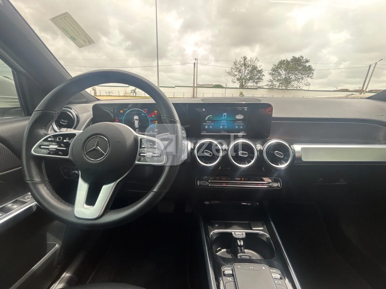 Mercedes GLB 2021 — photo 10